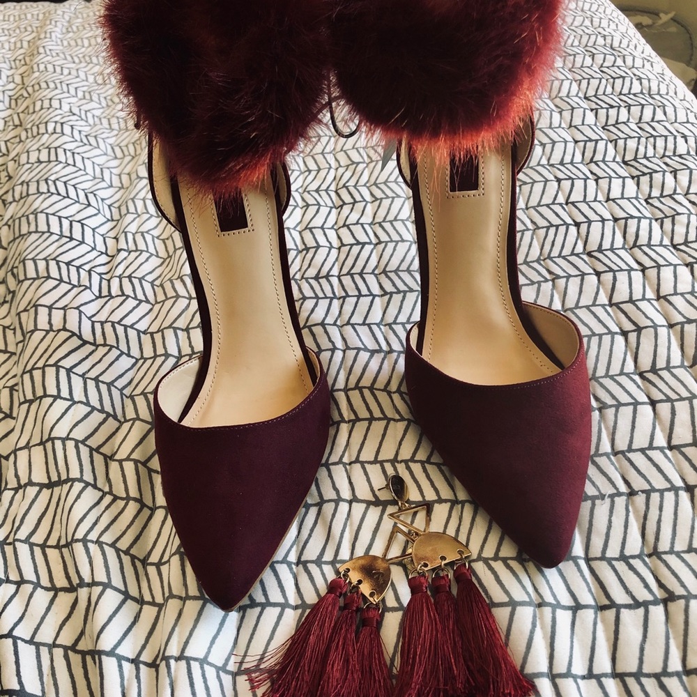 New Burgundy faux fur heels